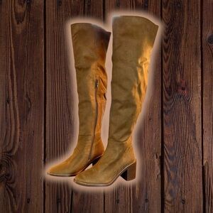 NWOT Seychelles ‘Paradise Cities’ Over-The-Knee Vegan Suede Boots in Cognac Sz 6